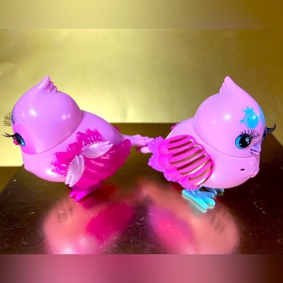 LITTLE LIVE PETS LIL’ BIRD PRINCESS POLLY & TIARA TWEETS THEY TWEET & MOVE HEADS - Picture 3 of 11